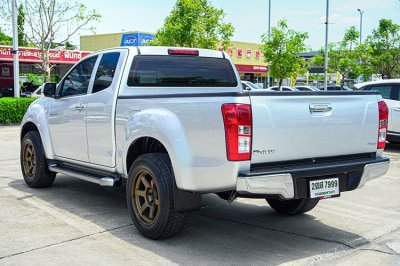 2015 ISUZU D-MAX 2.5 L โฉม HI-LANDER SPACECAB