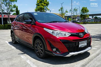 2019 Toyota YARIS 1.2  Mid Cross Hatchback
