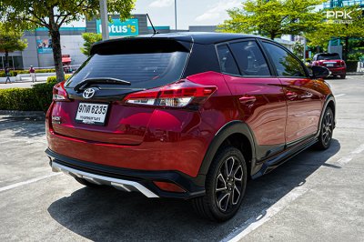 2019 Toyota YARIS 1.2  Mid Cross Hatchback