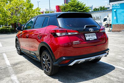 2019 Toyota YARIS 1.2  Mid Cross Hatchback
