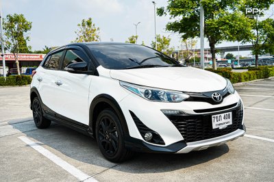 2020 Toyota YARIS 1.2 High Cross Hatchback