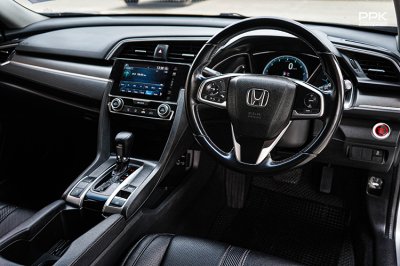 2016 Honda CIVIC 1.8 FC  EL Sedan