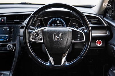 2016 Honda CIVIC 1.8 FC  EL Sedan