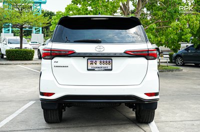 2022 Toyota FORTUNER 2.8 Legender SUV