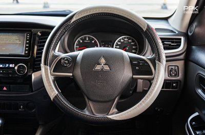 2015 Mitsubishi TRITON 2.4 Double Cab GLS Plus Navi Pickup