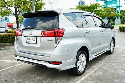 2017 Toyota Innova 2.8 Crysta V Wagon