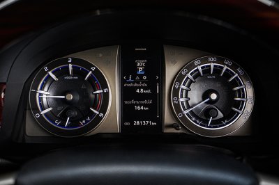 2017 Toyota Innova 2.8 Crysta V Wagon