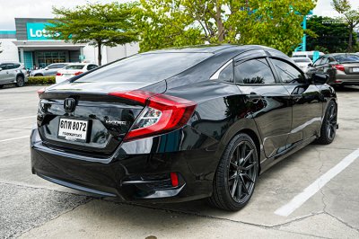 2017 Honda CIVIC 1.8 FC  E Sedan