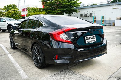 2017 Honda CIVIC 1.8 FC  E Sedan