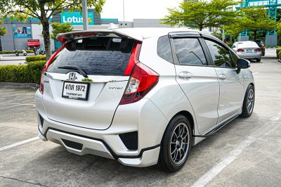 2015 Honda JAZZ 1.5  V+