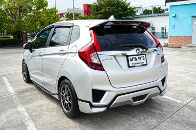 2015 Honda JAZZ 1.5  V+