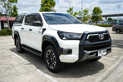 2023 Toyota HILUX REVO 2.4 Double Cab Prerunner Mid