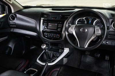 2019 Nissan NP 300 Navara 2.5 Double Cab Calibre E Black Edition Pickup