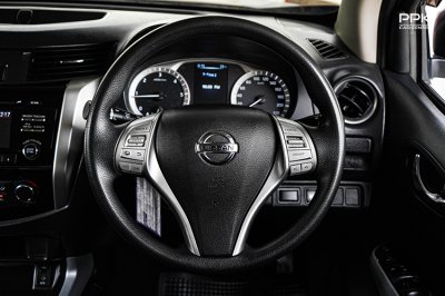 2019 Nissan NP 300 Navara 2.5 Double Cab Calibre E Black Edition Pickup