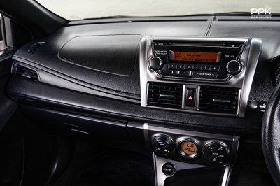 2016 Toyota YARIS 1.2  G Hatchback