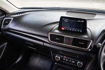 2018 Mazda 3 2.0  S Sports Hatchback