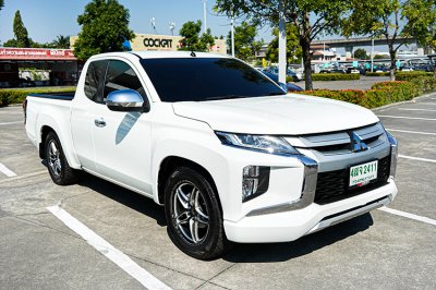 2022 Mitsubishi Triton 2.5 Mega Cab GLX
