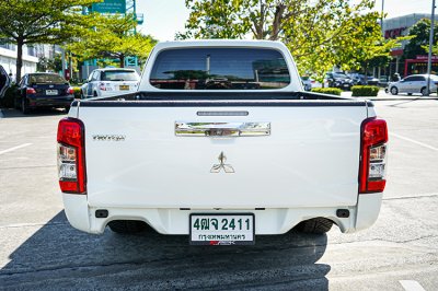 2022 Mitsubishi Triton 2.5 Mega Cab GLX