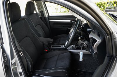 2019 Toyota HILUX REVO 2.4 Double Cab E Prerunner Pickup