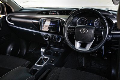 2019 Toyota HILUX REVO 2.4 Double Cab E Prerunner Pickup