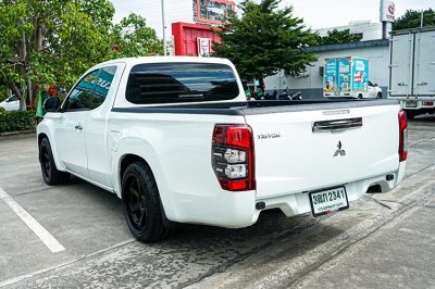 2020 Mitsubishi Triton 2.5 Mega Cab GLX