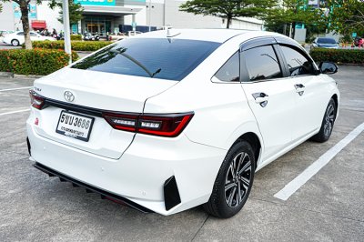 2023 Toyota Yaris Ativ 1.2  Premium Luxuy