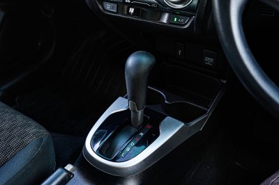 2016 Honda JAZZ 1.5 S