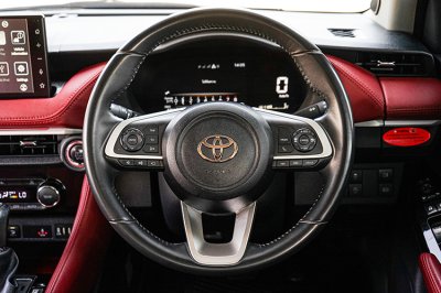 2023 Toyota Yaris Ativ 1.2  Premium Luxuy