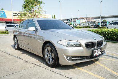 2011 BMW SERIES 5 523i