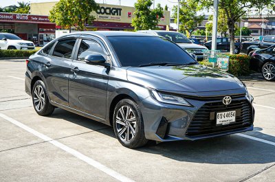 2025 Toyota Yaris Ativ 1.2 Premium Sedan
