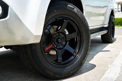 2015 Isuzu MU-X 3.0  DVD SUV