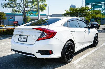 2021 Honda CIVIC 1.8 E