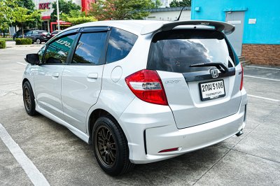 2013 Honda JAZZ 1.5 JP