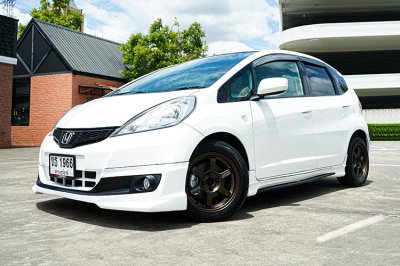 Honda JAZZ 1.5 (ปี 14-22) S Hatchback