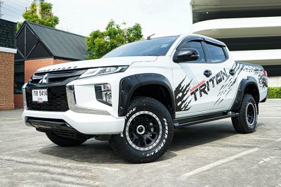 2022 Mitsubishi Triton 2.4 GLS Plus Double Cab