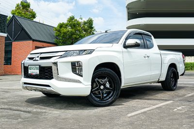 2022 Mitsubishi Triton 2.5 Mega Cab GLX