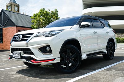 2017 Toyota Fortuner 2.8  TRD Sportivo SUV