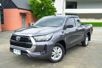 2024 Toyota Hilux Revo 2.4  Entry Smart Cab Z Edition