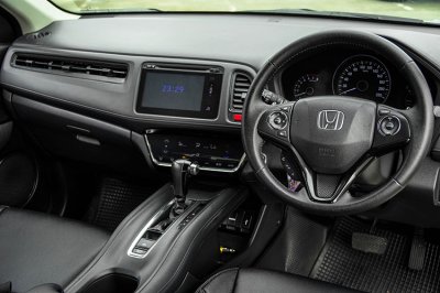 2015 HONDA HRV 1.8 E