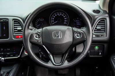 2015 HONDA HRV 1.8 E