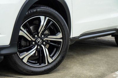 2015 HONDA HRV 1.8 E