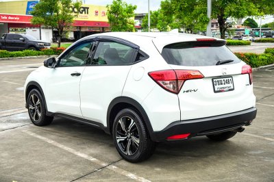 2015 HONDA HRV 1.8 E