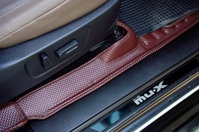 2023 ISUZU MU-X 1.9 ELEGANT