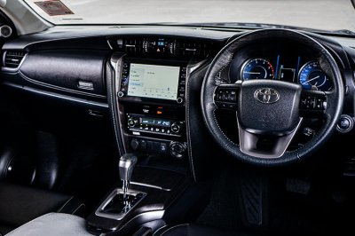 2021 TOYOTA FORTUNER 2.4 V 4WD