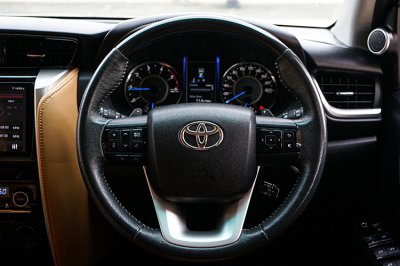 2016 TOYOTA FORTUNER 2.8 V 4WD