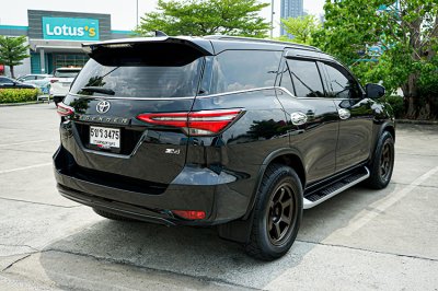 2021 TOYOTA FORTUNER 2.4 V 4WD