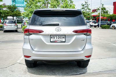 2016 TOYOTA FORTUNER 2.8 V 4WD