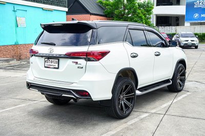 2019 TOYOTA FORTUNER 2.8 TRD SPORTIVO BLACK TOP 4WD