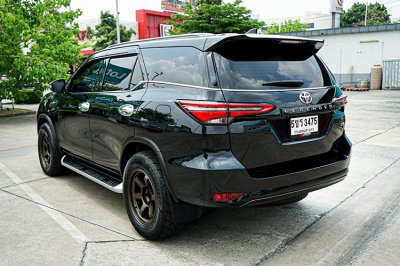 2021 TOYOTA FORTUNER 2.4 V 4WD