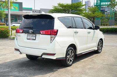 2021 TOYOTA INNOVA 2.8 CRYSTA